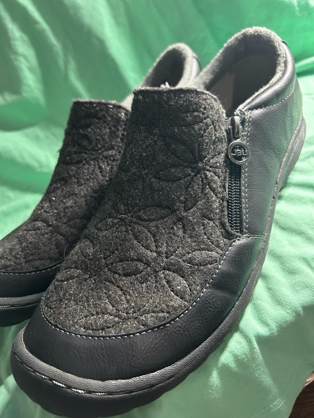 Jambu Women's Gray Felt Slip-On Loafers